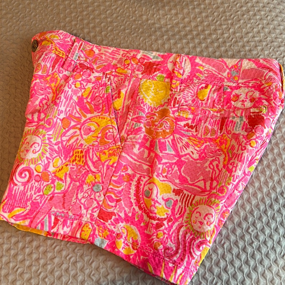 Lilly Pulitzer Callahan Shorts “tiki stand” print